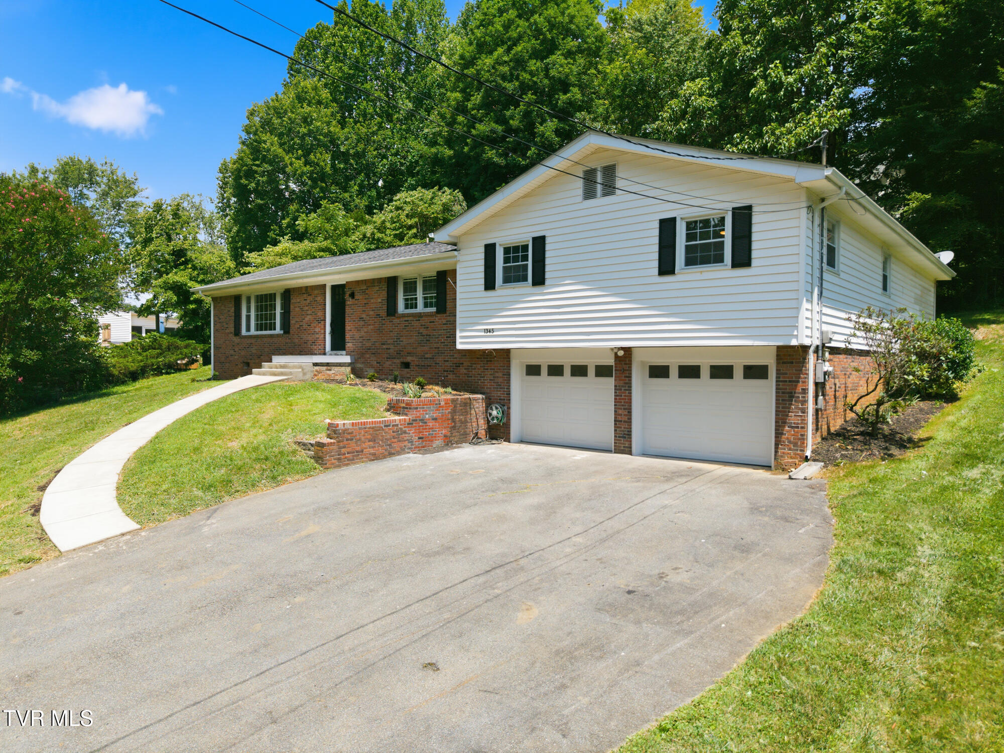 1345 King College Road Bristol, TN 37620 - Photo 4 of 42 DJI_20260619123903_0036_D