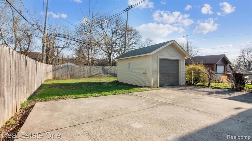 263 Elizabeth Lake Road Pontiac, MI 48341 - Photo 24 of 25