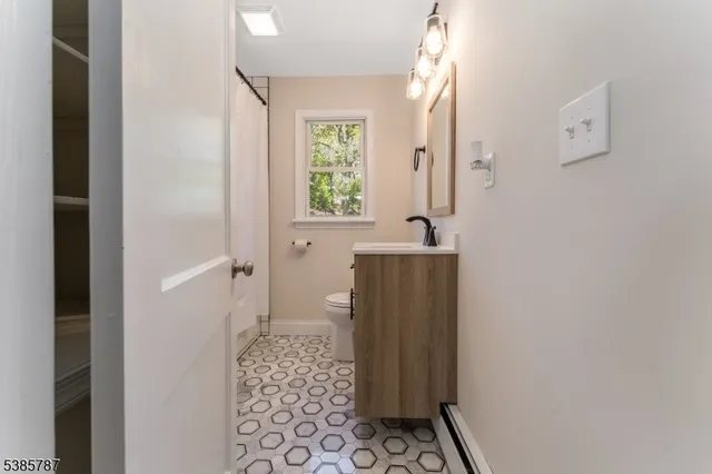 $500,000 | 4 Lingert Avenue, Clinton, NJ 08809