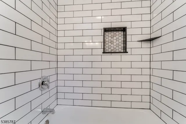 $500,000 | 4 Lingert Avenue, Clinton, NJ 08809