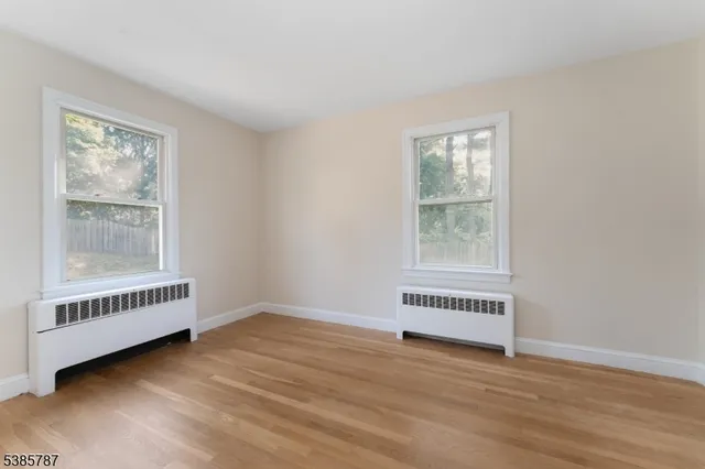 $500,000 | 4 Lingert Avenue, Clinton, NJ 08809