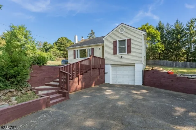 $500,000 | 4 Lingert Avenue, Clinton, NJ 08809