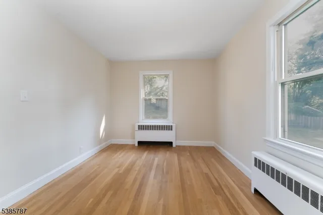 $500,000 | 4 Lingert Avenue, Clinton, NJ 08809