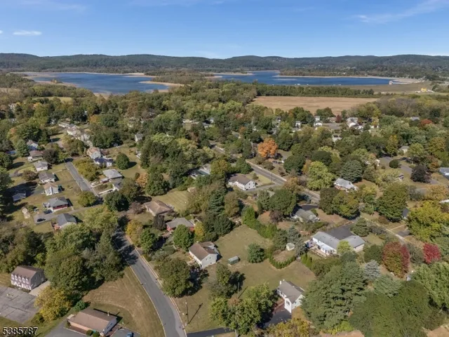 $500,000 | 4 Lingert Avenue, Clinton, NJ 08809