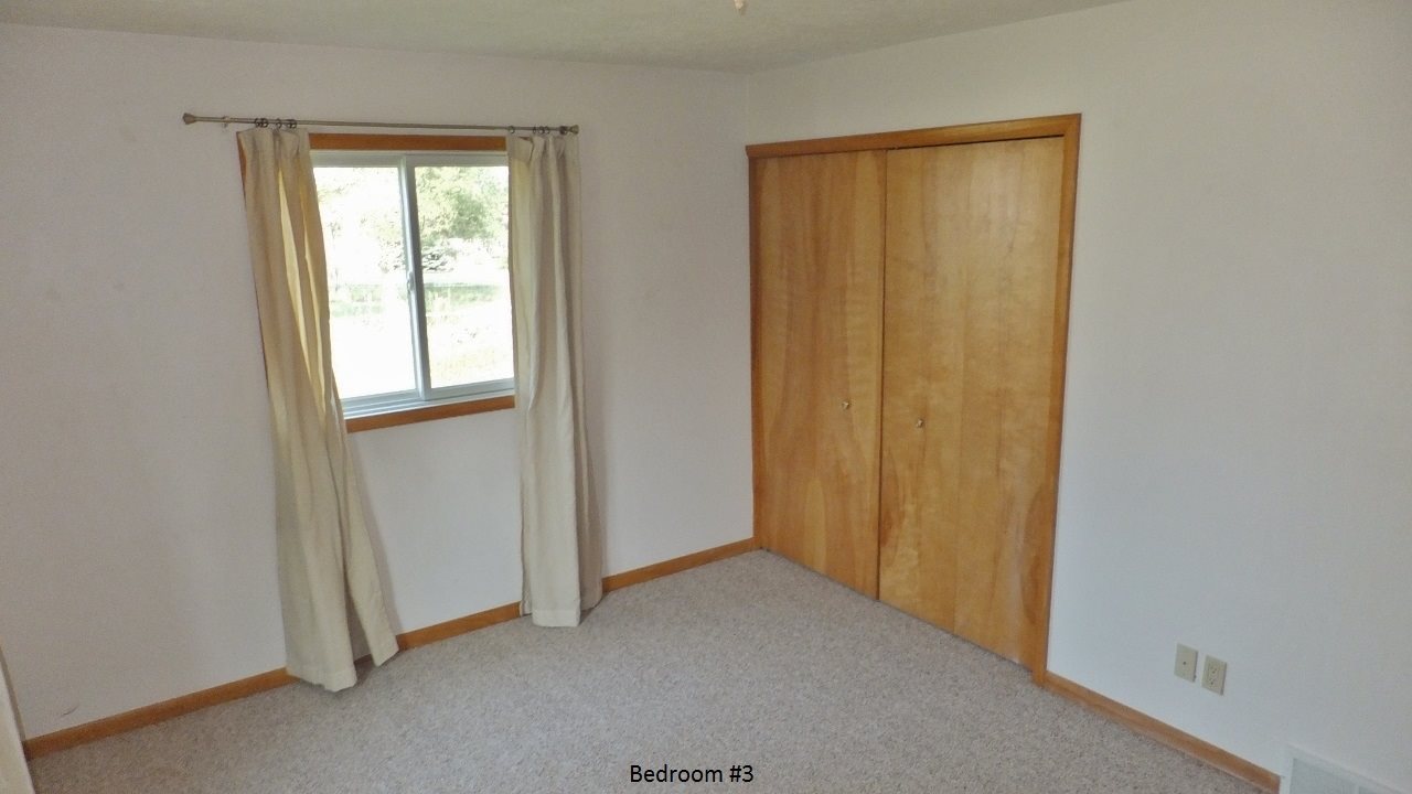 2054 Gary Road Traverse City, MI 49685 - Photo 13 of 25 1805849-12.JPG