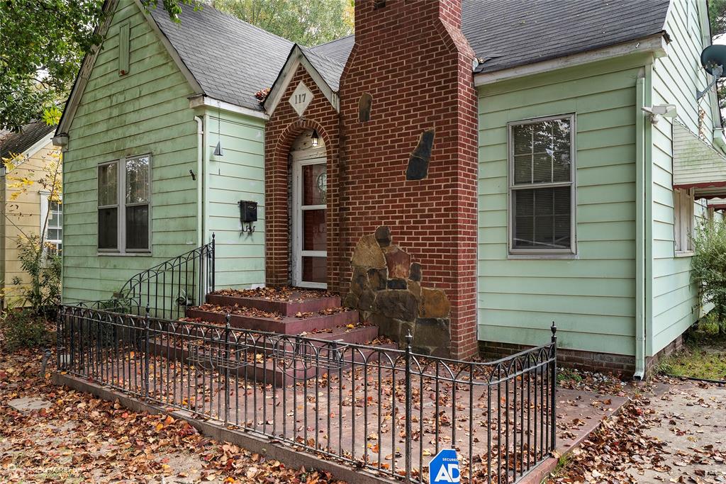 117 Merrick Street Shreveport, LA 71104 - Photo 4 of 25 a front view of a house
