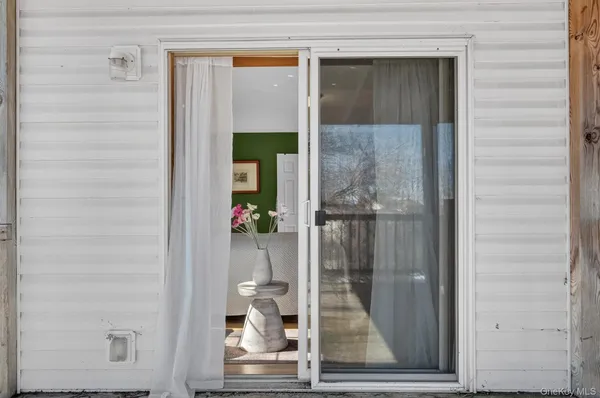 $699,000 | 15 Meadow Drive, Red Hook, NY 12571