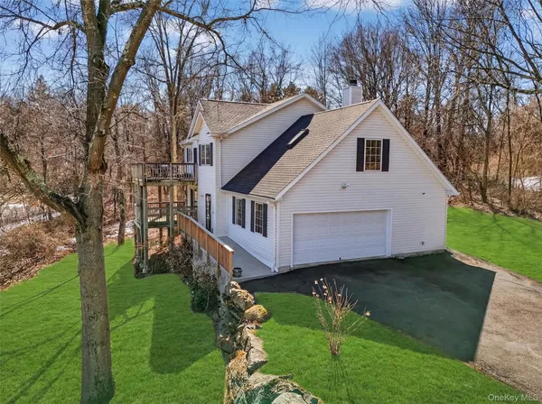 $699,000 | 15 Meadow Drive, Red Hook, NY 12571