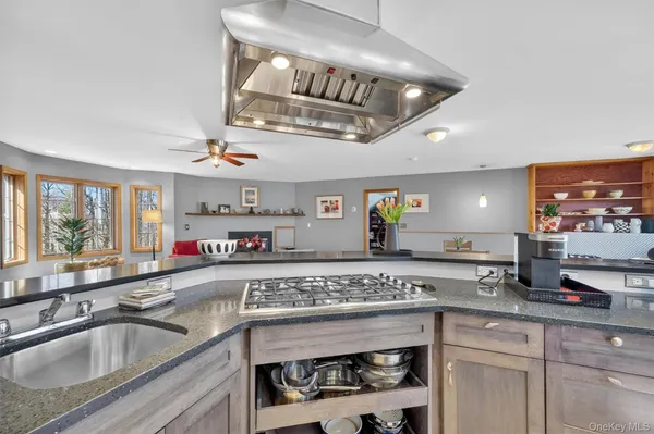 $699,000 | 15 Meadow Drive, Red Hook, NY 12571