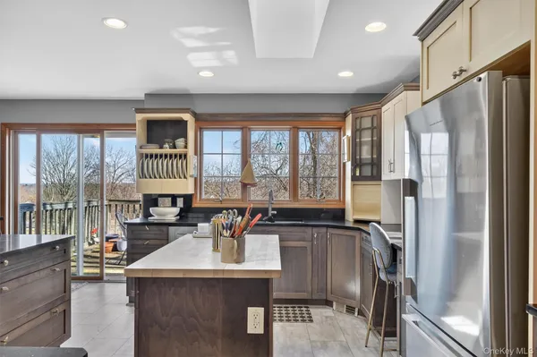 $699,000 | 15 Meadow Drive, Red Hook, NY 12571