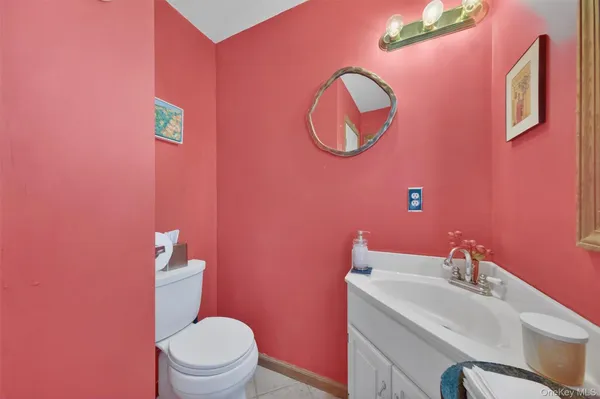 $699,000 | 15 Meadow Drive, Red Hook, NY 12571