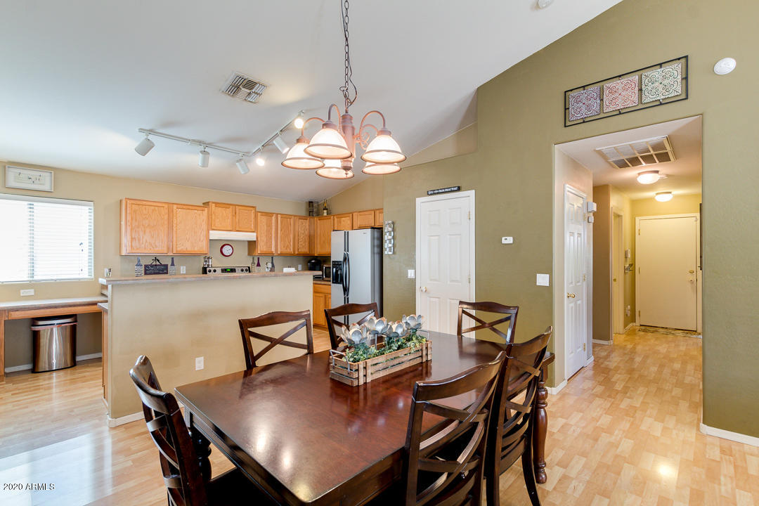 10971 West Royal Palm Road Peoria, AZ 85345 - Photo 9 of 28 10-Royal