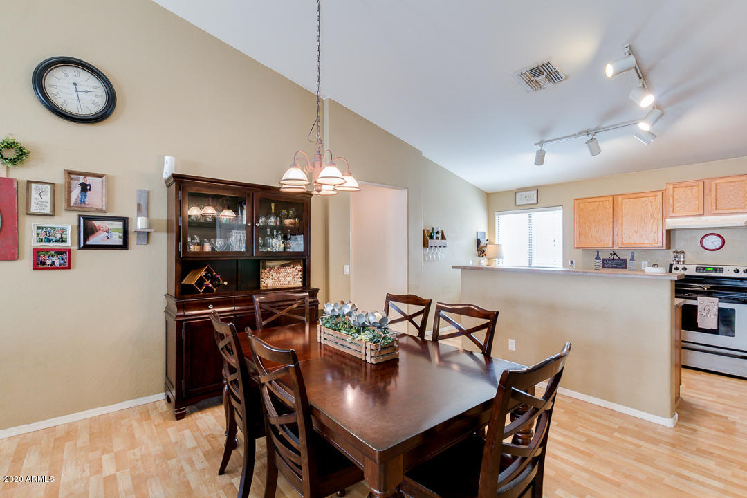 10971 West Royal Palm Road Peoria, AZ 85345 - Photo 10 of 28 11-Royal
