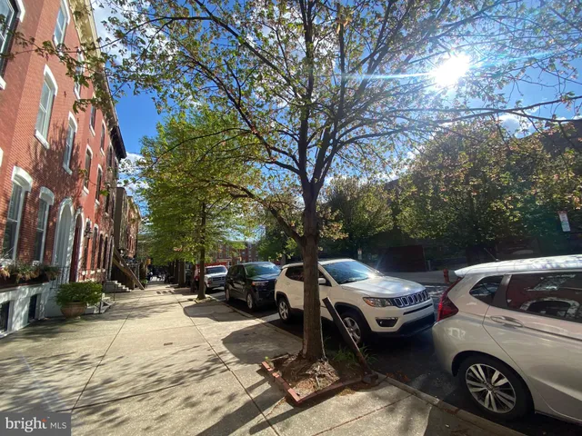 $1,275 | 711 Corinthian Avenue, Unit 2R, Philadelphia, PA 19130