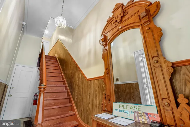 $1,275 | 711 Corinthian Avenue, Unit 2R, Philadelphia, PA 19130