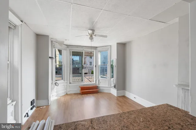 $1,275 | 711 Corinthian Avenue, Unit 2R, Philadelphia, PA 19130