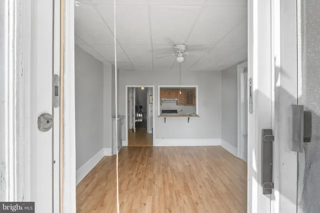 $1,275 | 711 Corinthian Avenue, Unit 2R, Philadelphia, PA 19130