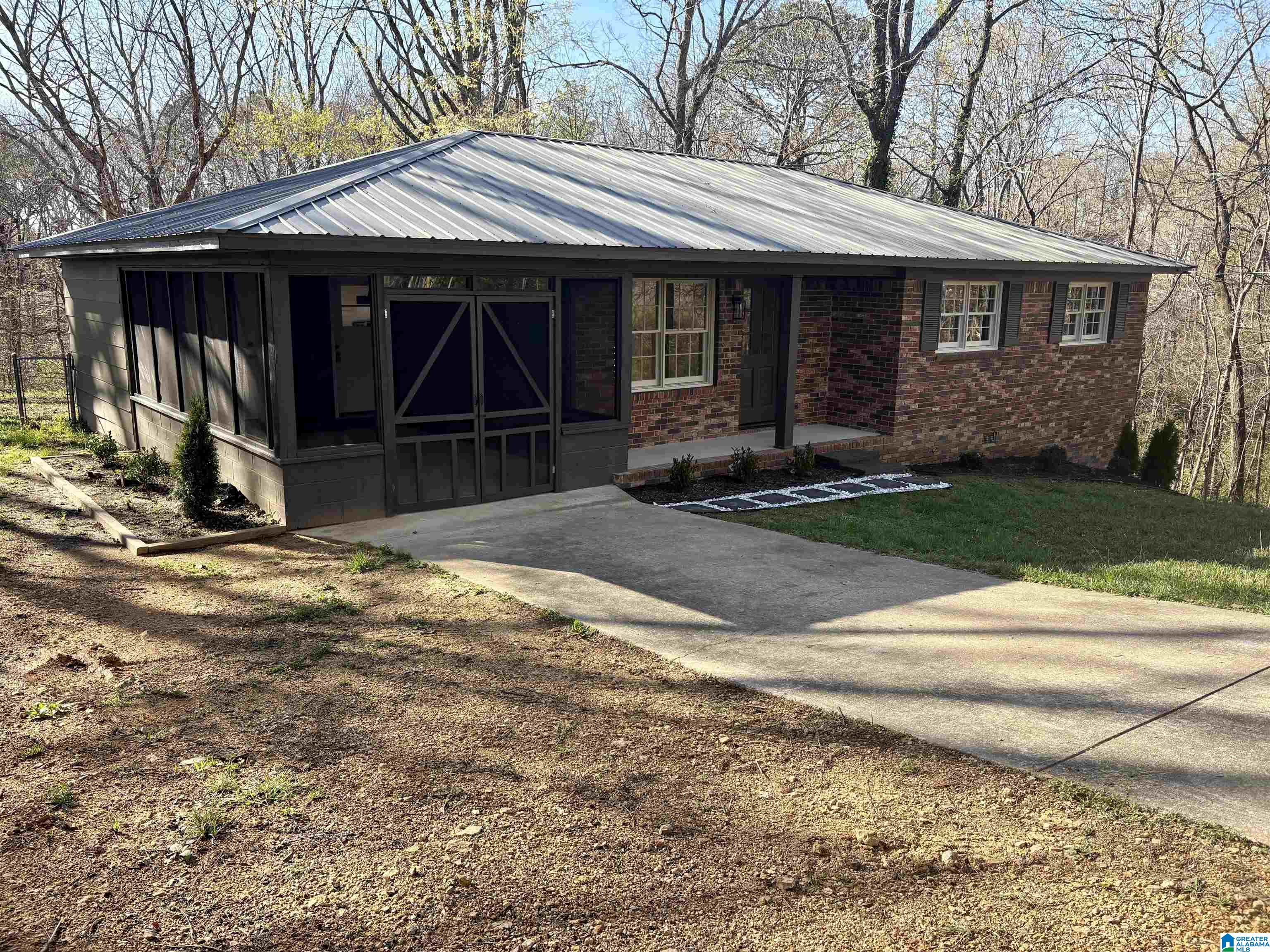 4404 Calhoun Avenue Anniston, AL 36206 - Photo 2 of 22