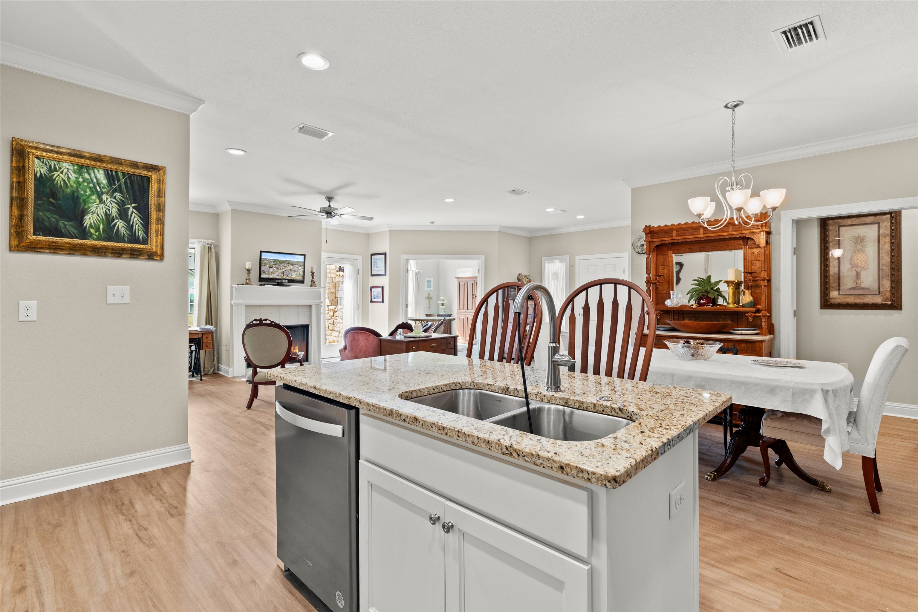 301 Holmes Avenue, Unit 301 Foley, AL 36535 - Photo 16 of 54 Kitchen