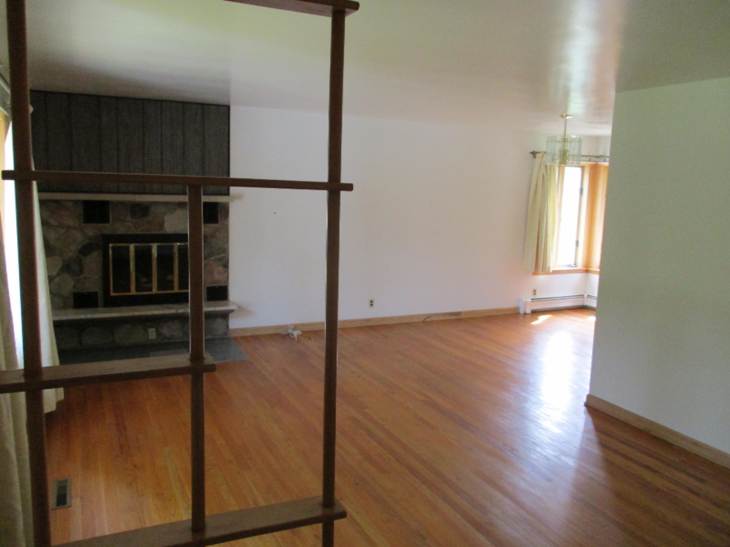 1909 Lenz Road Ludington, MI 49431 - Photo 5 of 22 Living room