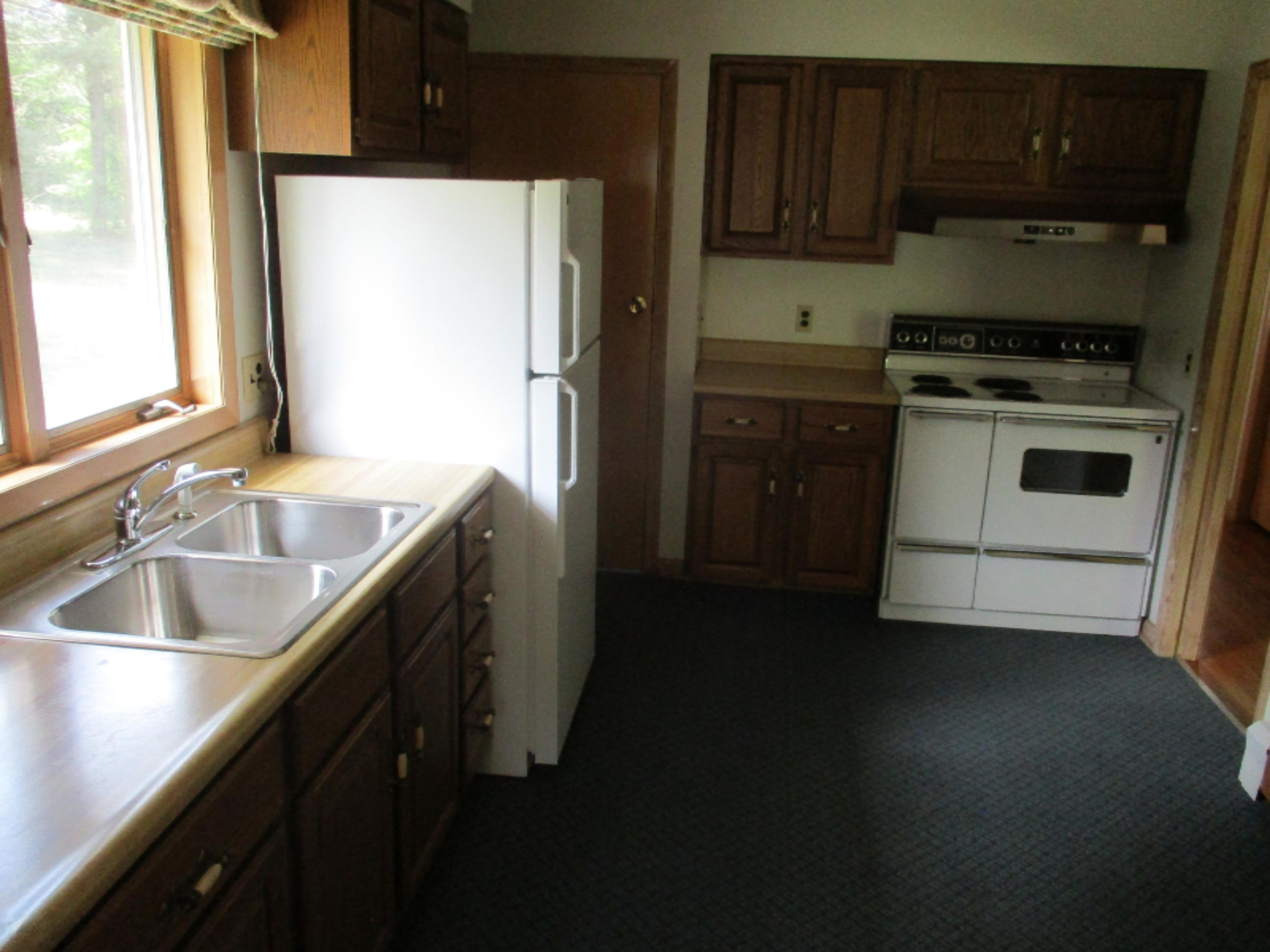 1909 Lenz Road Ludington, MI 49431 - Photo 8 of 22 Kitchen