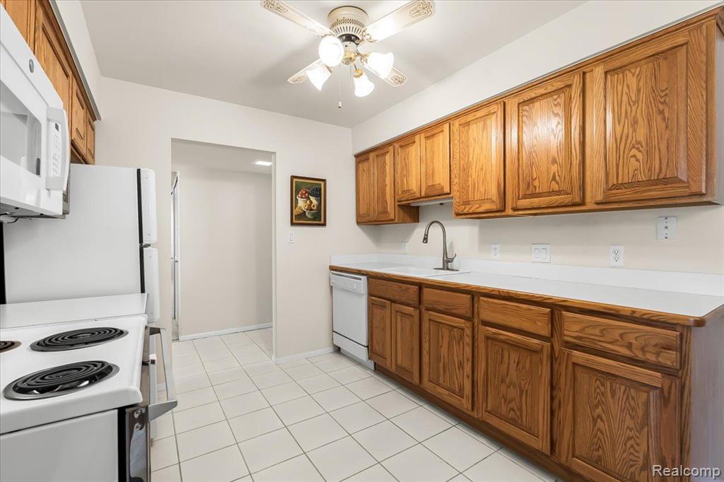 505 East University Drive, Unit 301 Rochester, MI 48307 - Photo 7 of 25