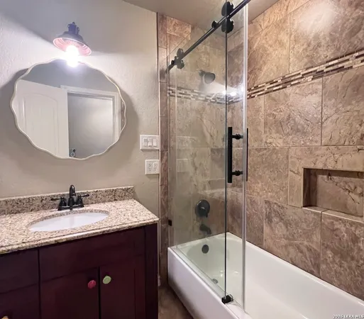 $780,000 | 166 Big Oak Drive, Adkins, TX 78101