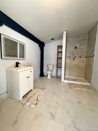 $780,000 | 166 Big Oak Drive, Adkins, TX 78101