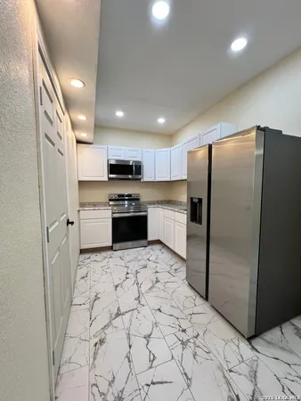 $780,000 | 166 Big Oak Drive, Adkins, TX 78101