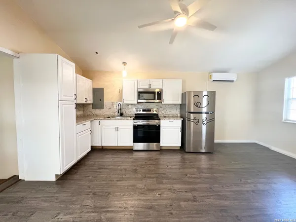 $780,000 | 166 Big Oak Drive, Adkins, TX 78101