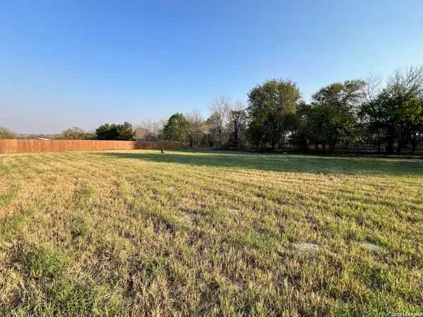$780,000 | 166 Big Oak Drive, Adkins, TX 78101