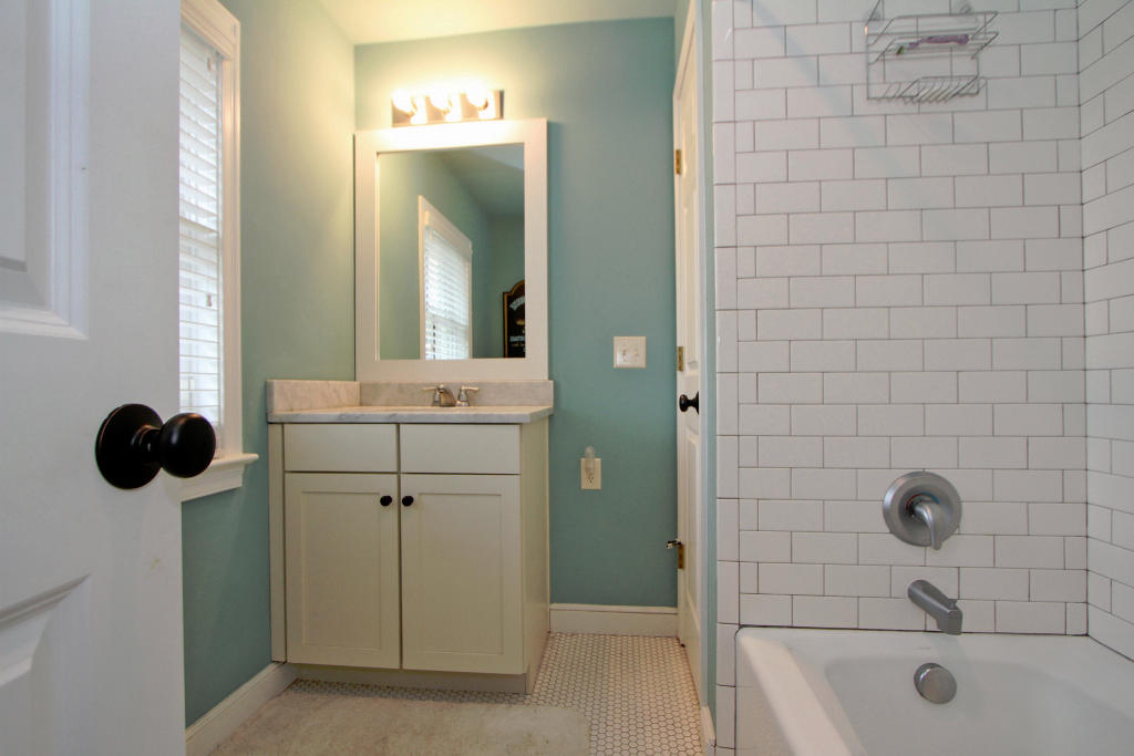 20 Charlestowne Road Charleston, SC 29407 - Photo 14 of 21 Guest Bath