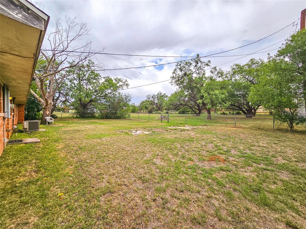 1002 Ridgecrest Street Sweetwater, TX 79556 - Photo 19 of 24