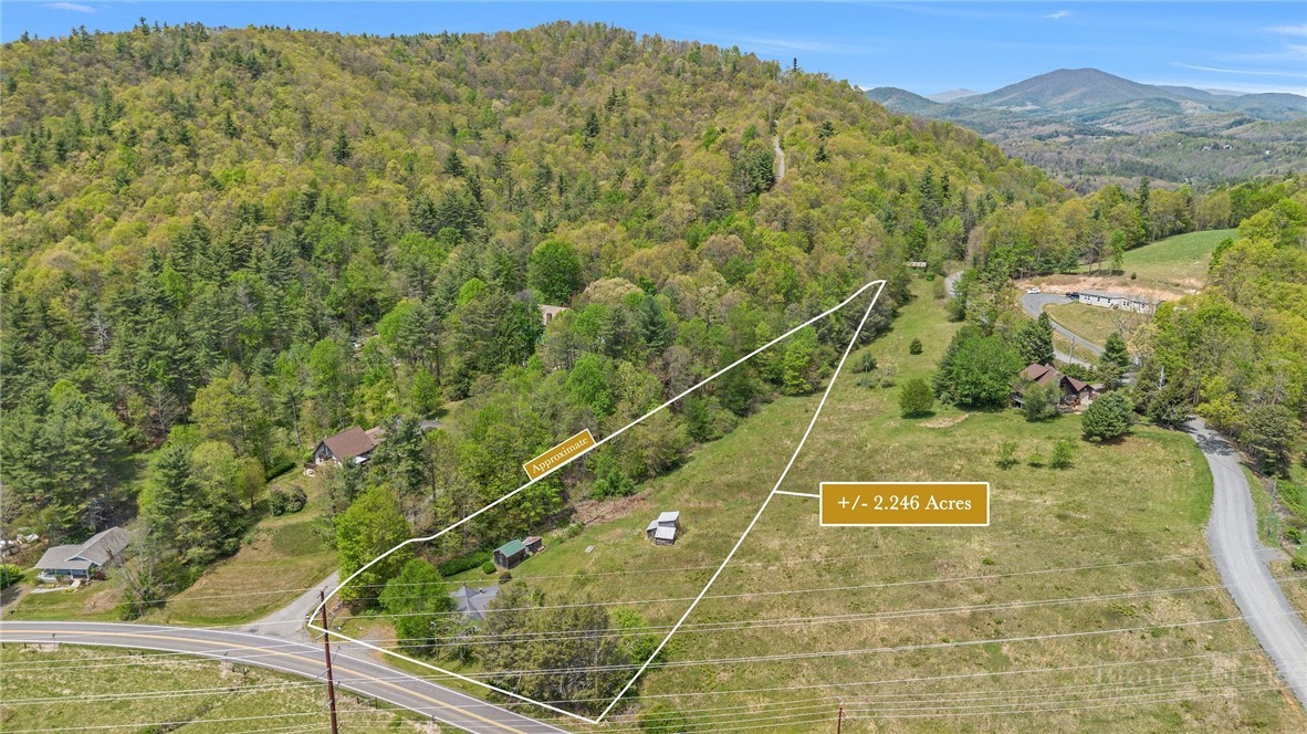 2284 Idlewild Road West Jefferson, NC 28694 - Photo 2 of 23 a view of a tennis court