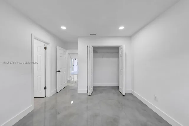 an empty room with a empty space