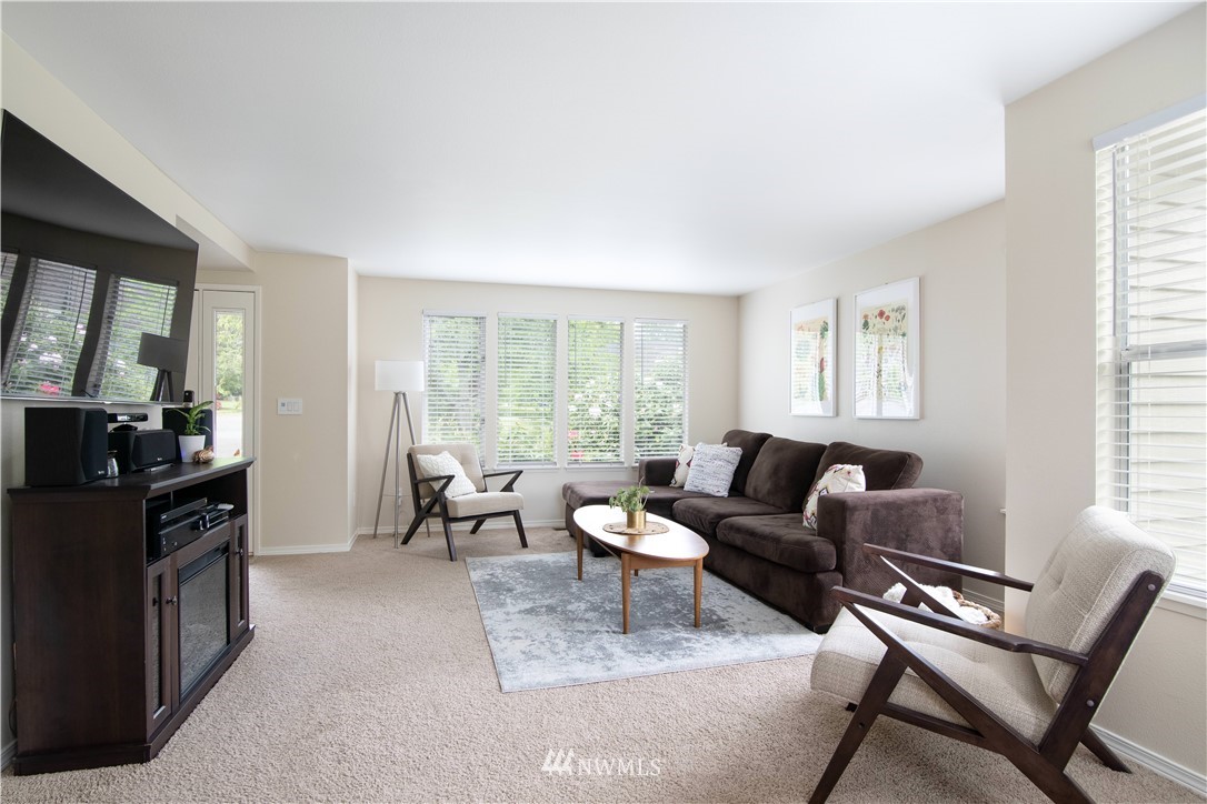 18012 158th Place Southeast Renton, WA 98058 - Photo 5 of 23 Gallery Image 5
