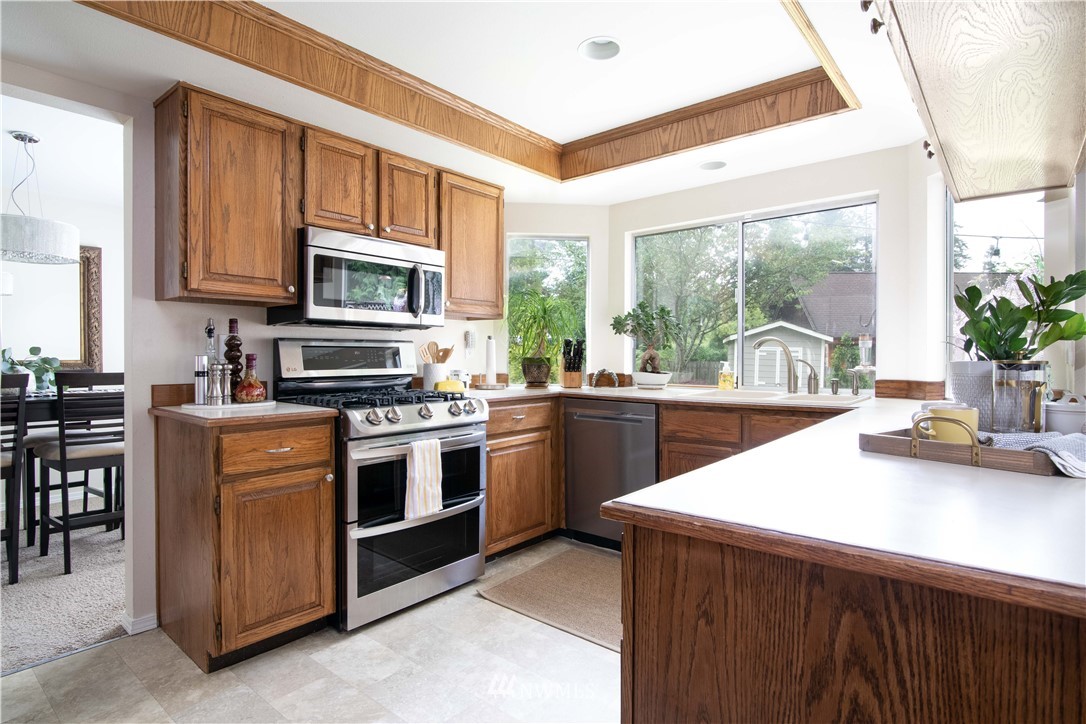 18012 158th Place Southeast Renton, WA 98058 - Photo 8 of 23 Gallery Image 8