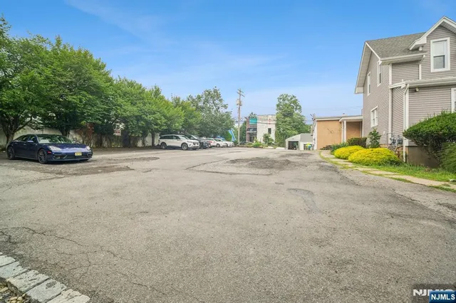 $5,500 | 534 Durie Avenue, Unit 3, Closter, NJ 07624