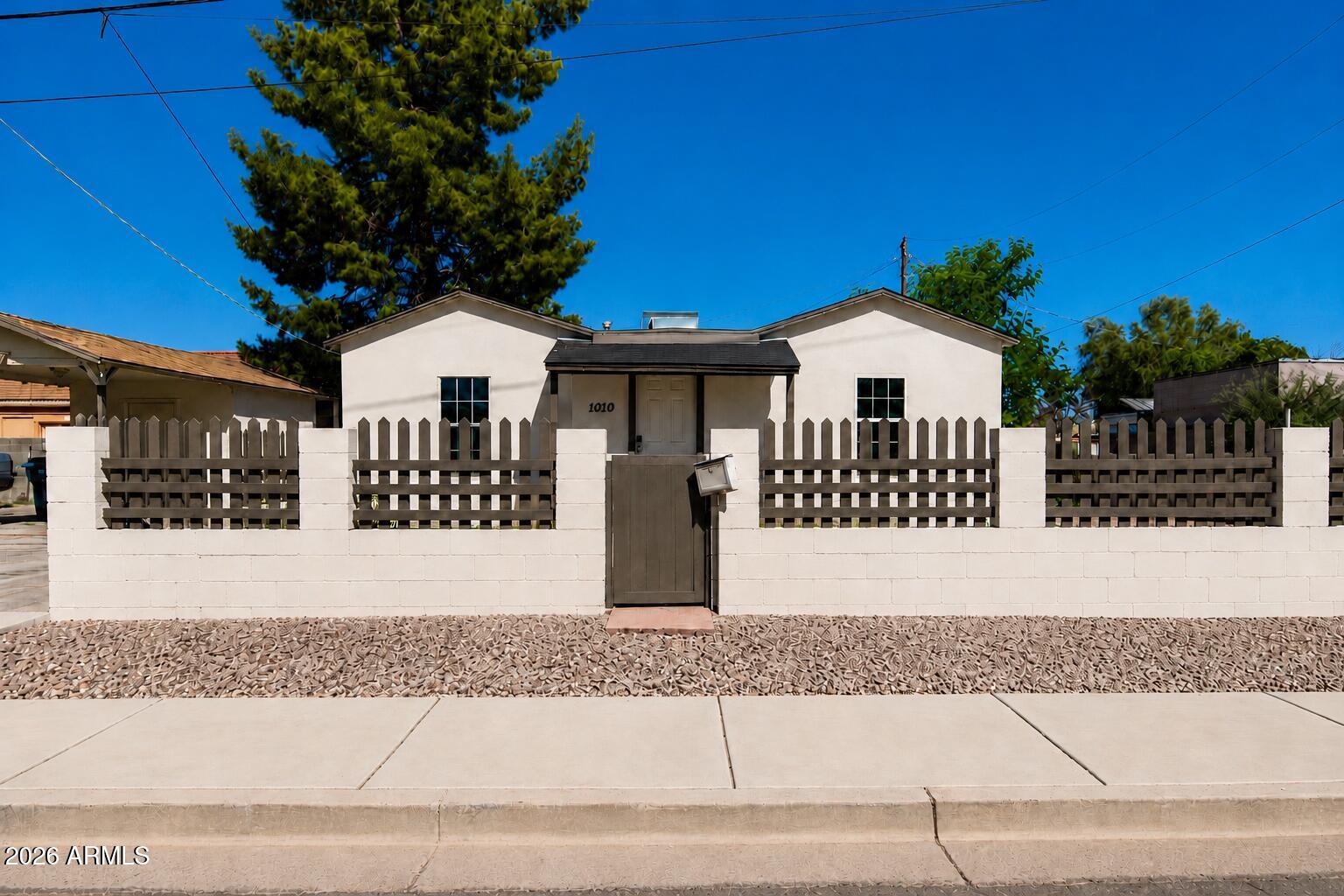1010 East Chipman Road Phoenix, AZ 85040 - Photo 1 of 1 2AF73E21-4C4B-4984-9227-4173091D2C0D