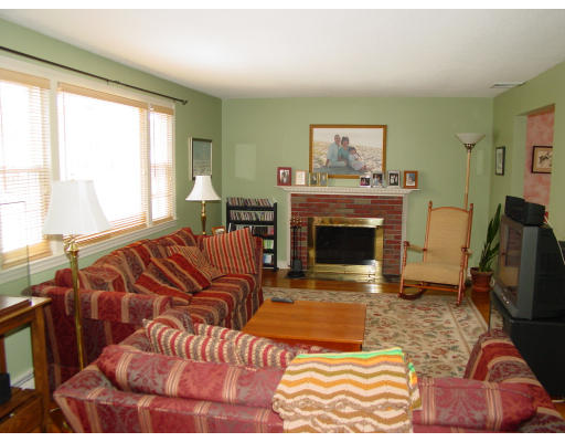 75 Arnold Road Norwood, MA 02062 - Photo 2 of 12 Gallery Image 2