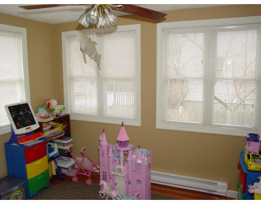 75 Arnold Road Norwood, MA 02062 - Photo 5 of 12 Gallery Image 5