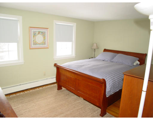 75 Arnold Road Norwood, MA 02062 - Photo 6 of 12 Gallery Image 6
