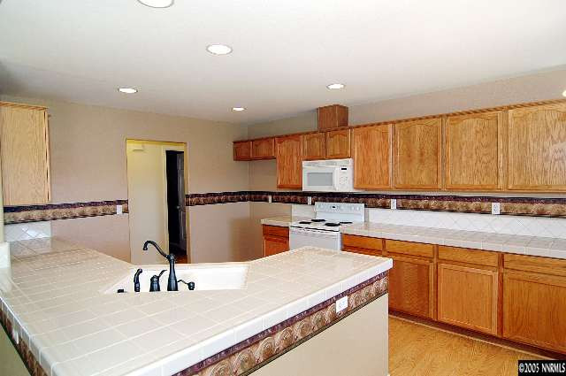 9890 Suncrest Drive Reno, NV 89506 - Photo 3 of 8 Photo 3