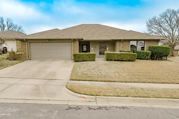 $2,450 | 3100 Green Country Court, Bedford, TX 76021