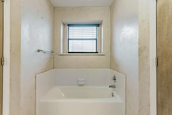 $2,450 | 3100 Green Country Court, Bedford, TX 76021