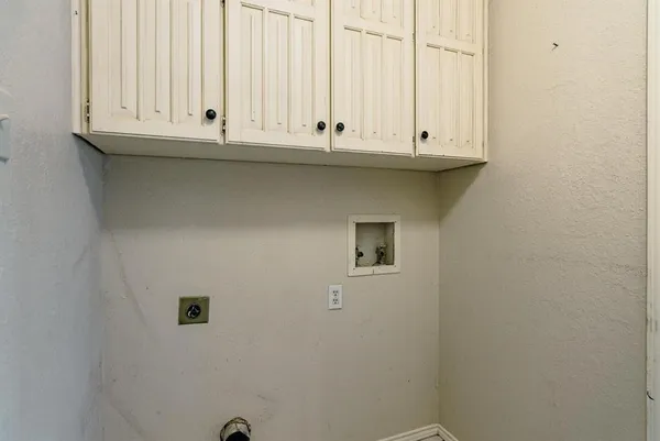 $2,450 | 3100 Green Country Court, Bedford, TX 76021