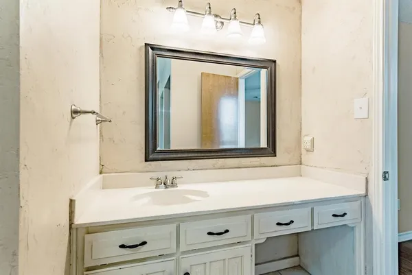 $2,450 | 3100 Green Country Court, Bedford, TX 76021