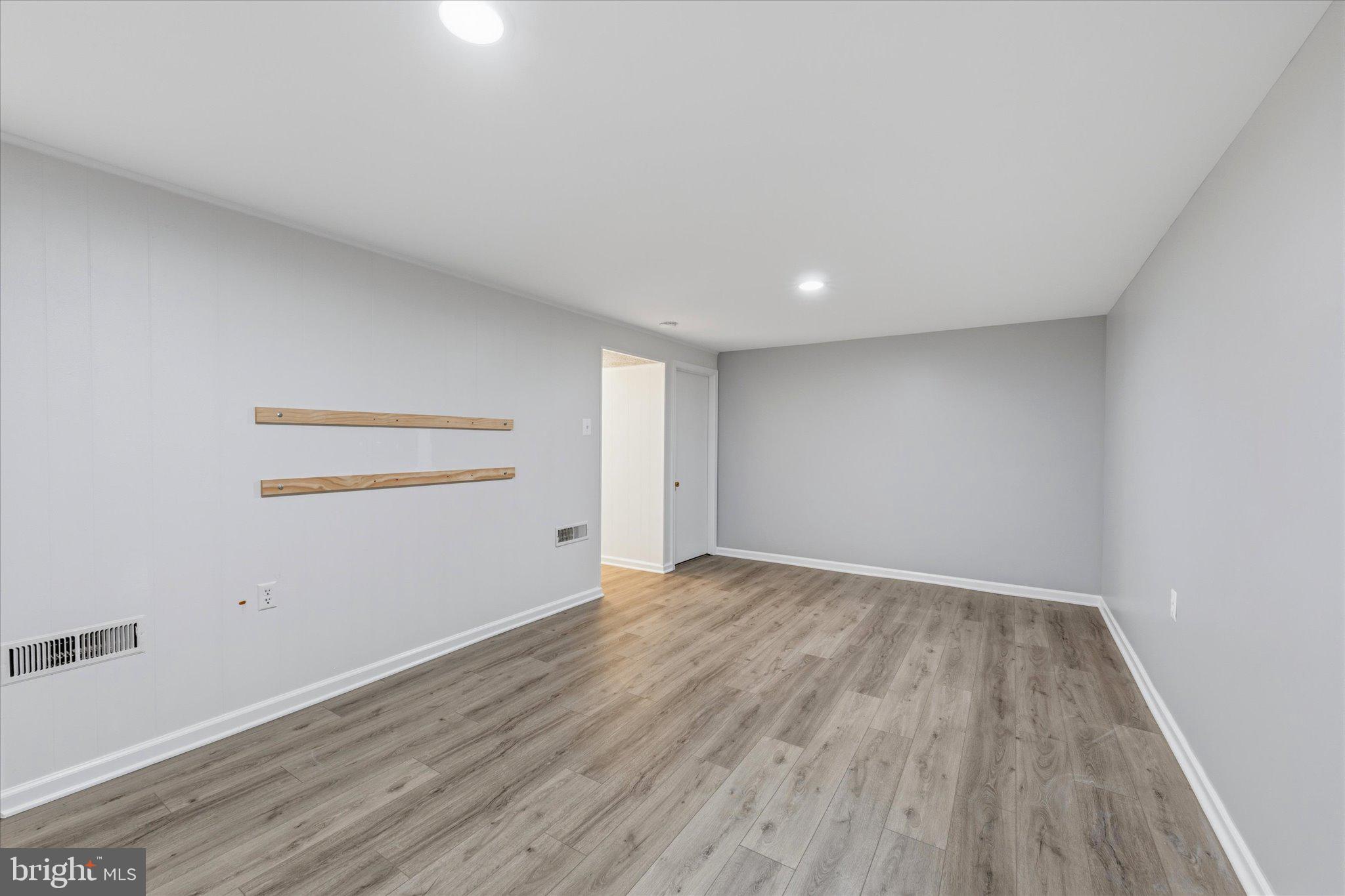 706 Edwards Ferry Road Northeast Leesburg, VA 20176 - Photo 31 of 40 Gallery Image 31
