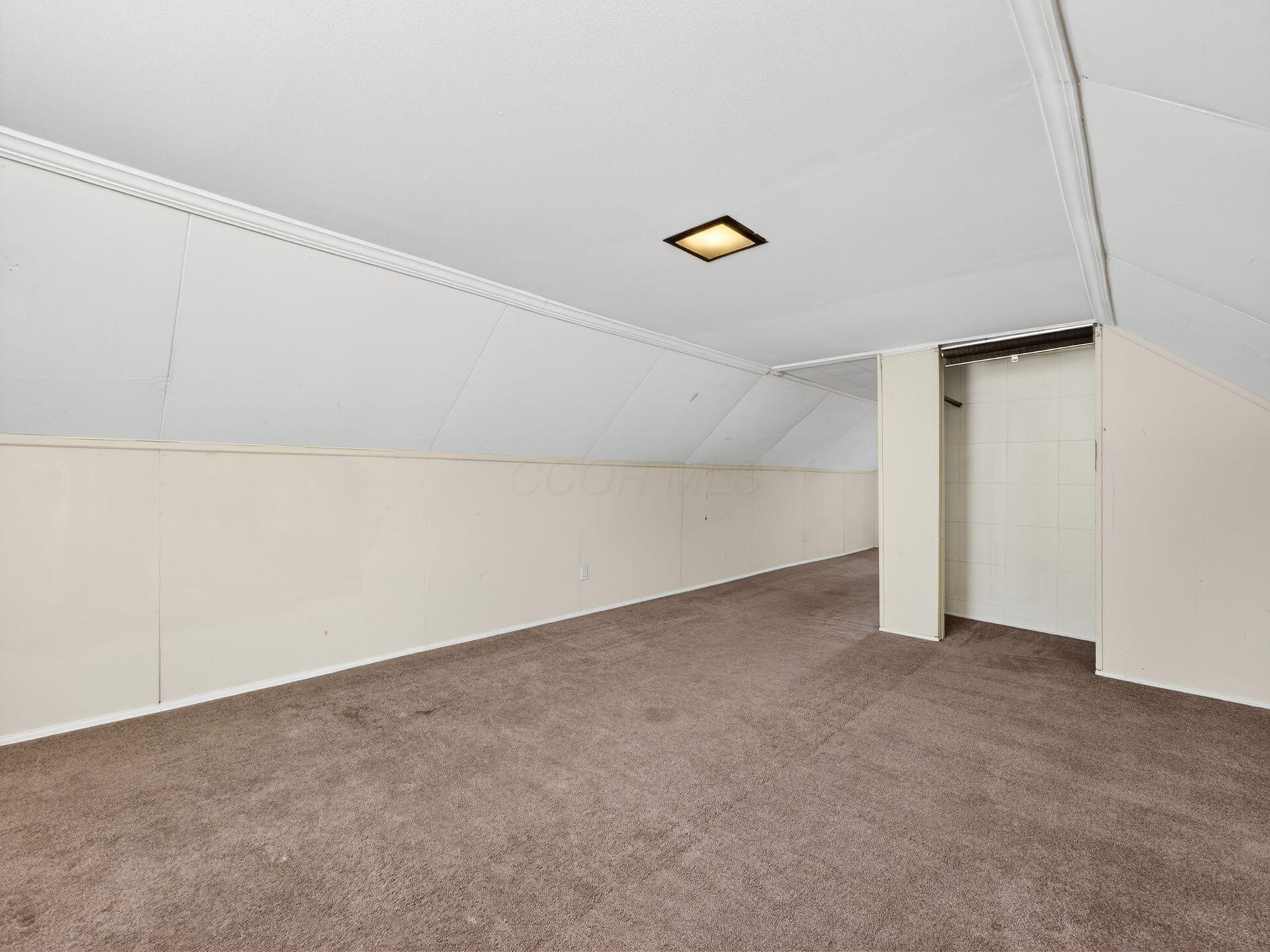 3085 Gerbert Road Columbus, OH 43224 - Photo 23 of 34 Upstairs Bedroom - Total Size 31'3" x 12'9" ... Room where bed would go 15'6" x 12'9"