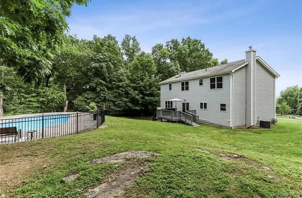 $925,000 | 4 Clancy Farms Court, Stony Point, NY 10980
